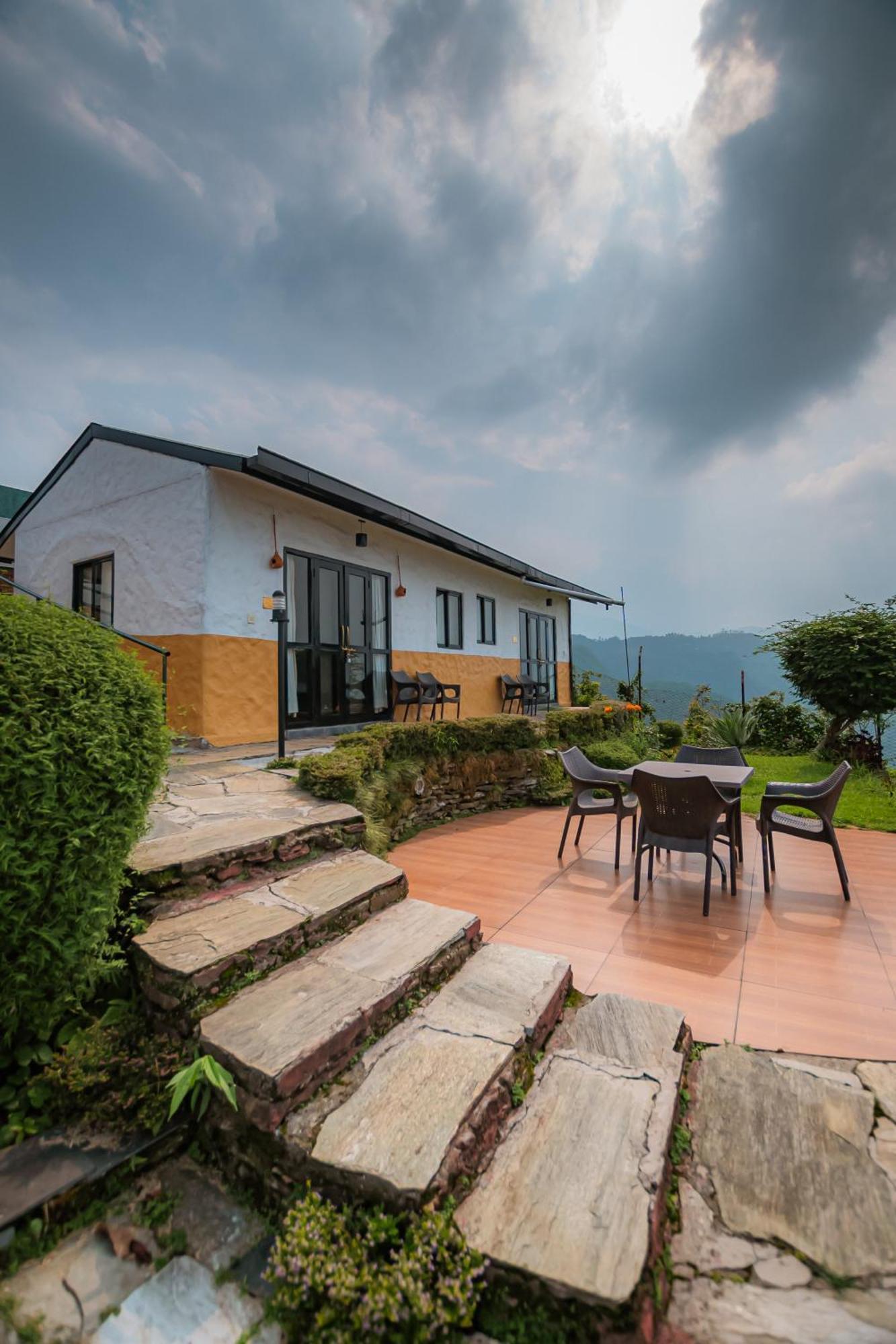 Raniban Retreat Hotel Похара Екстериор снимка