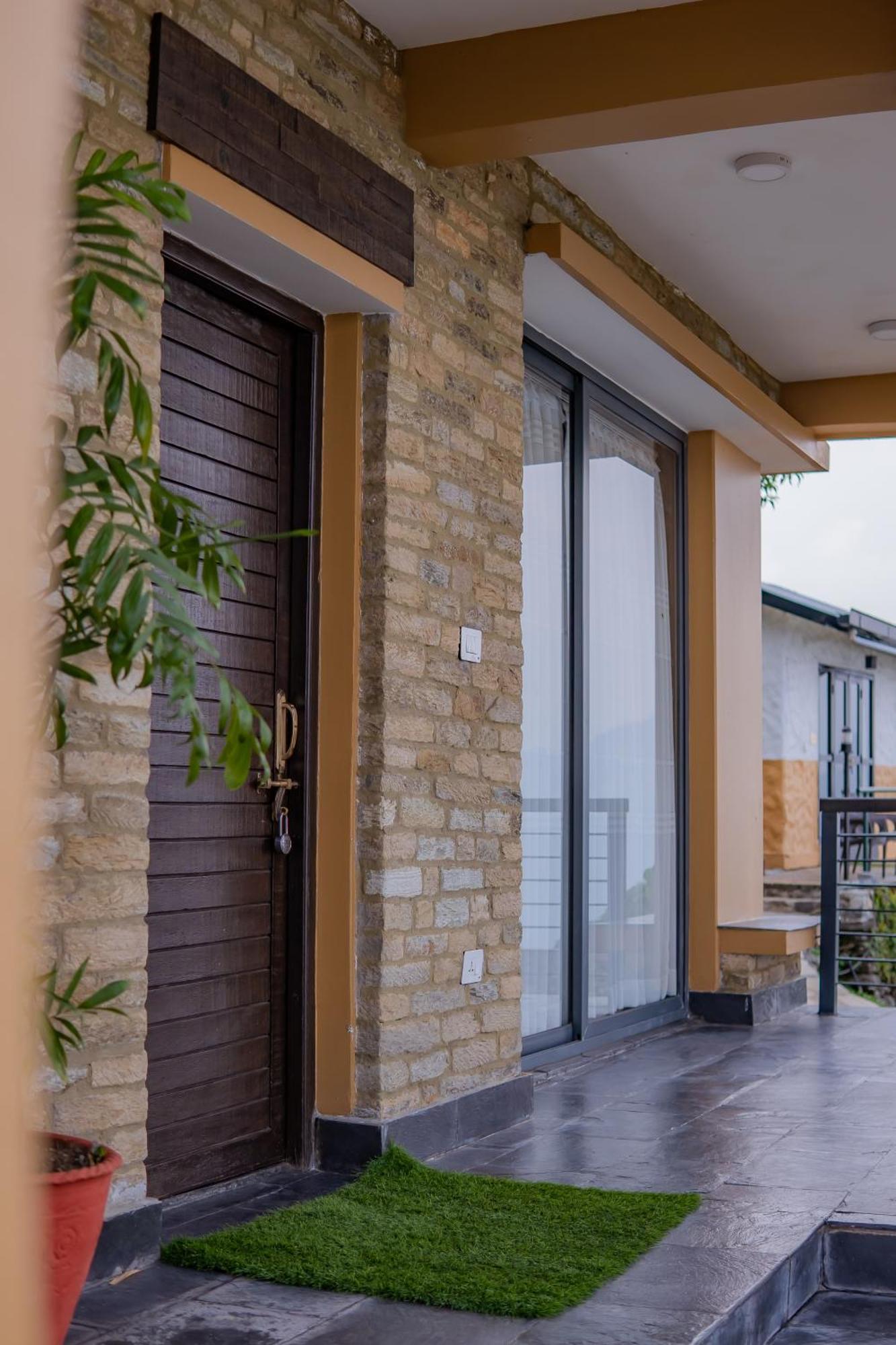 Raniban Retreat Hotel Похара Екстериор снимка