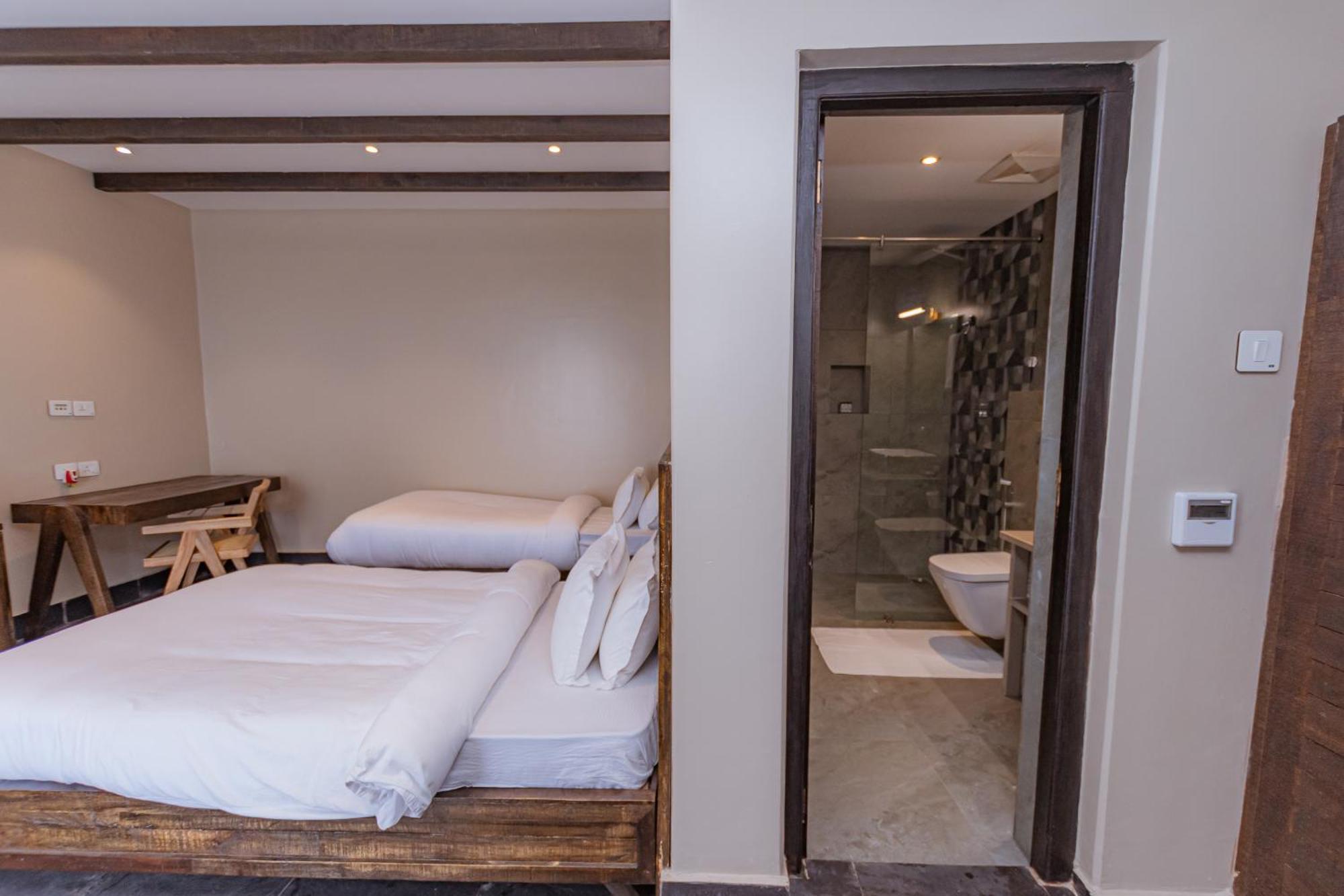 Raniban Retreat Hotel Похара Екстериор снимка