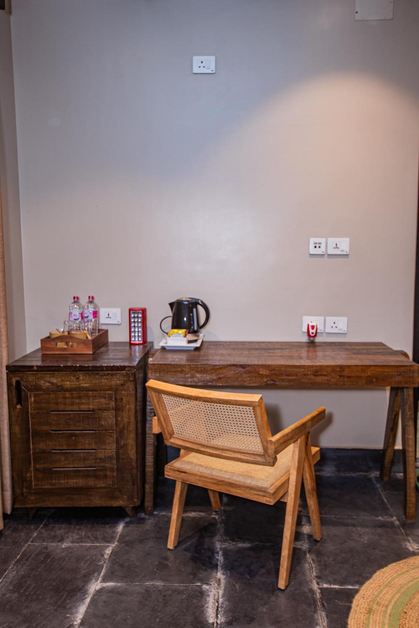 Raniban Retreat Hotel Похара Екстериор снимка