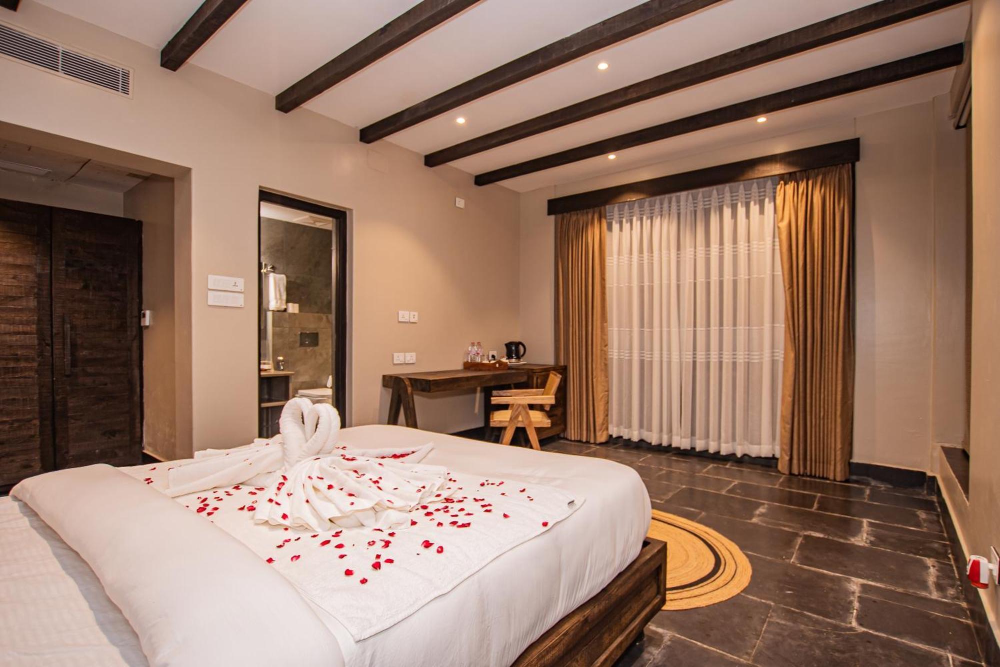 Raniban Retreat Hotel Похара Екстериор снимка