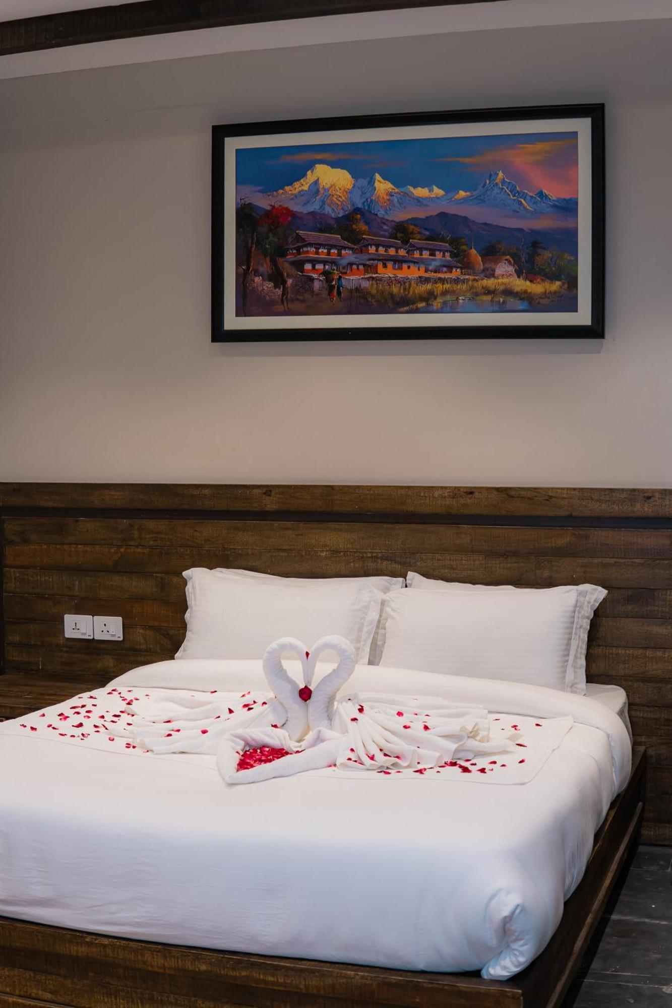 Raniban Retreat Hotel Похара Екстериор снимка