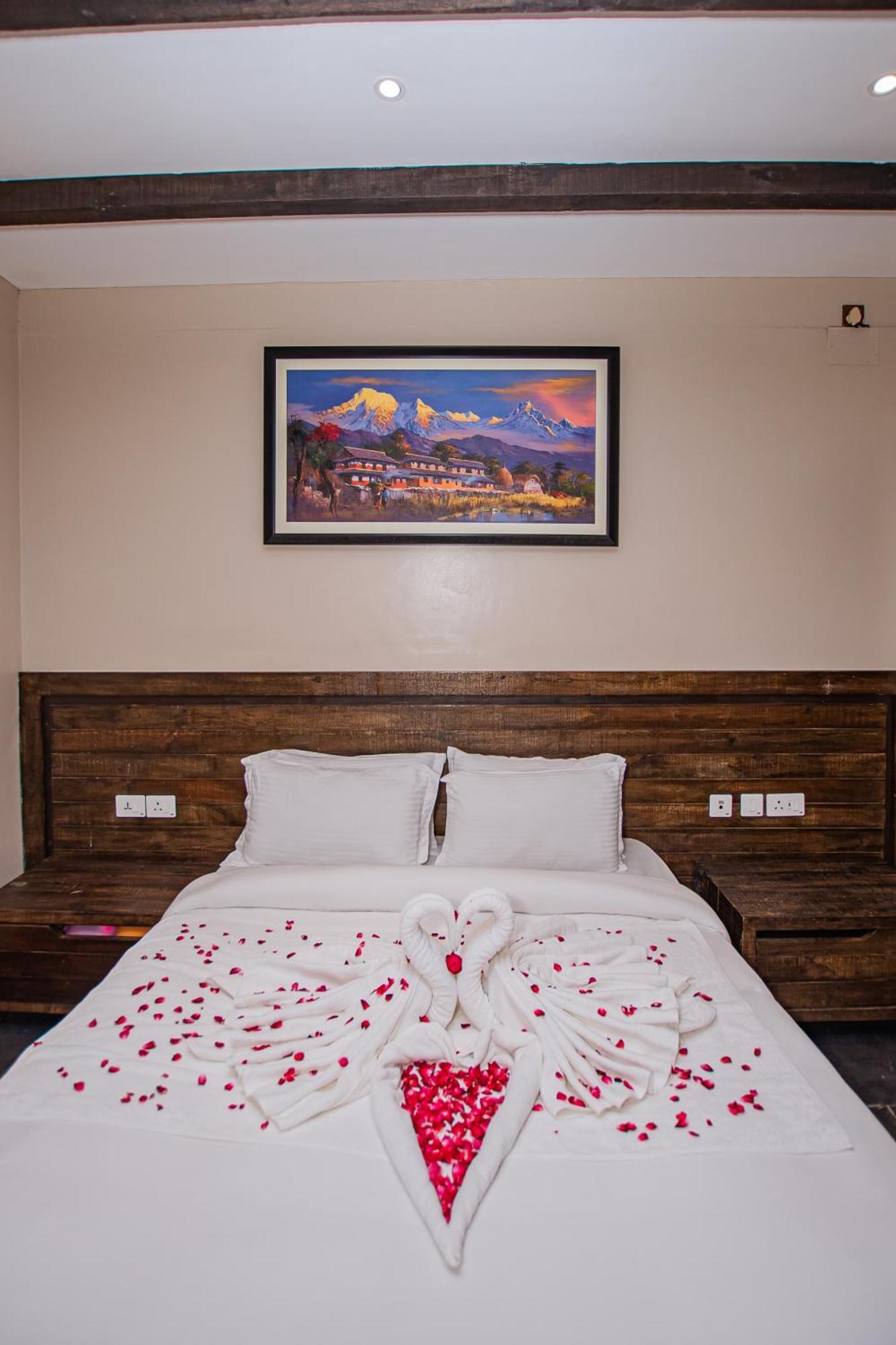 Raniban Retreat Hotel Похара Екстериор снимка