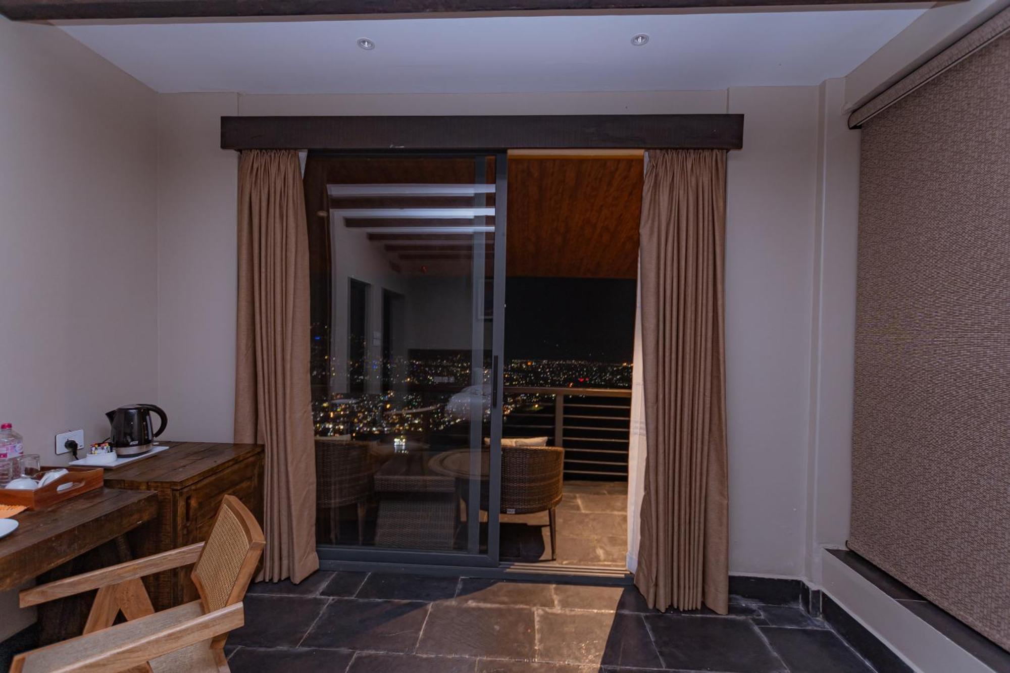 Raniban Retreat Hotel Похара Екстериор снимка