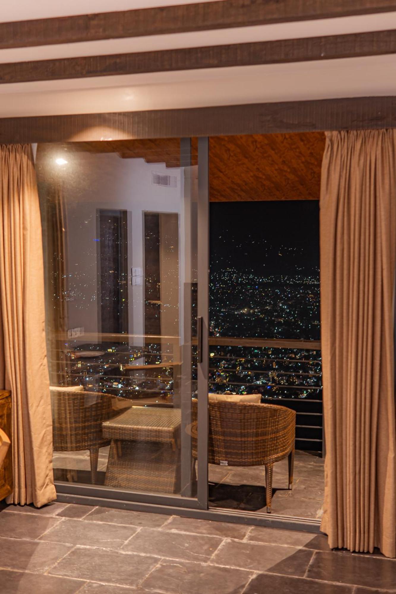Raniban Retreat Hotel Похара Екстериор снимка
