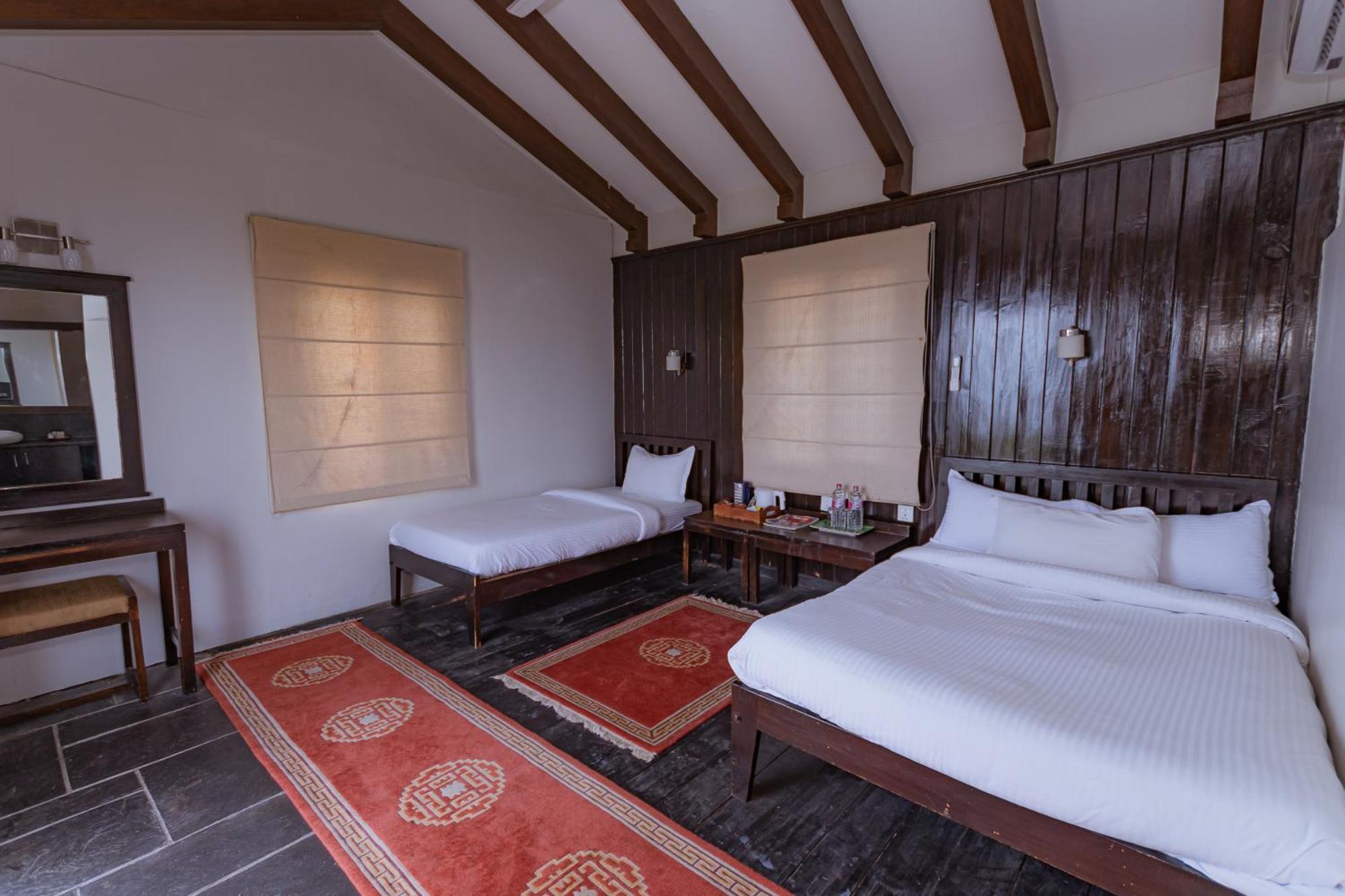Raniban Retreat Hotel Похара Екстериор снимка