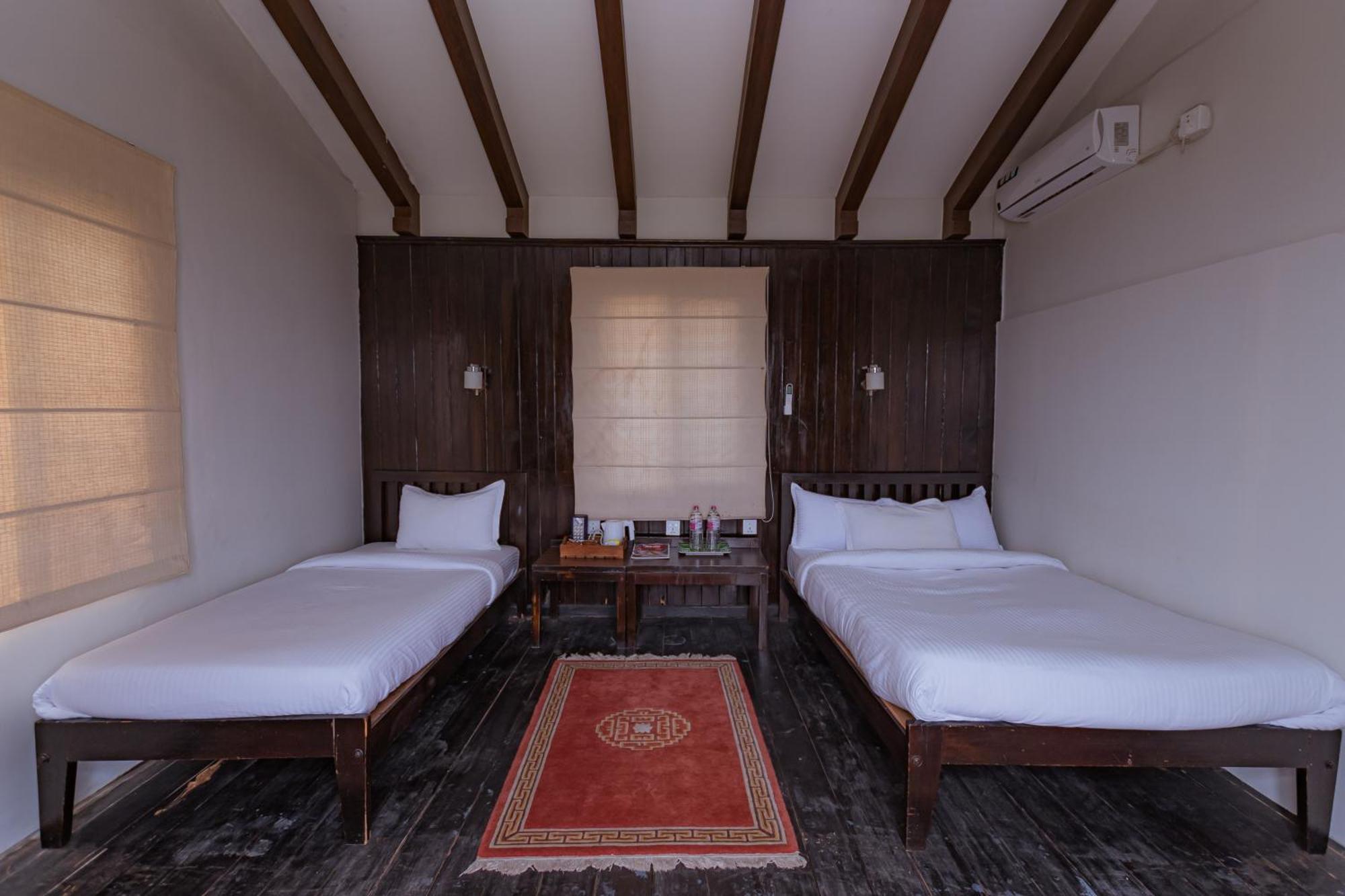 Raniban Retreat Hotel Похара Екстериор снимка