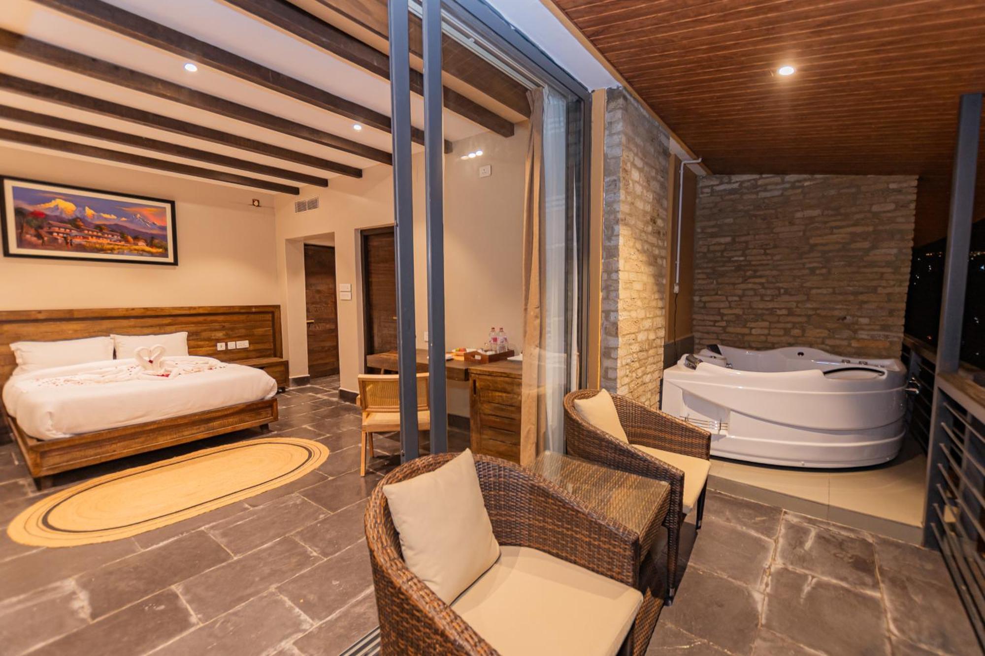 Raniban Retreat Hotel Похара Екстериор снимка